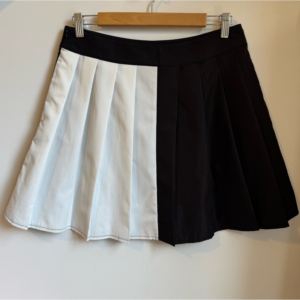 Black & White Pleated Mini Skirt Schoolgirl Coquette Women’s 8/10 Preppy